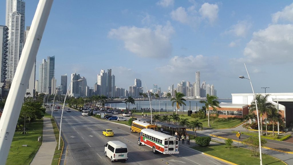 Découvrez les meilleures options de transport au Panama pour optimiser votre voyage. Transportez-vous facilement entre les destinations incontournables et profitez d'une expérience inoubliable grâce à nos conseils pratiques et avis d'experts.